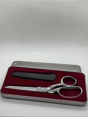 Gingher Dress Shears With Sheath in Tin